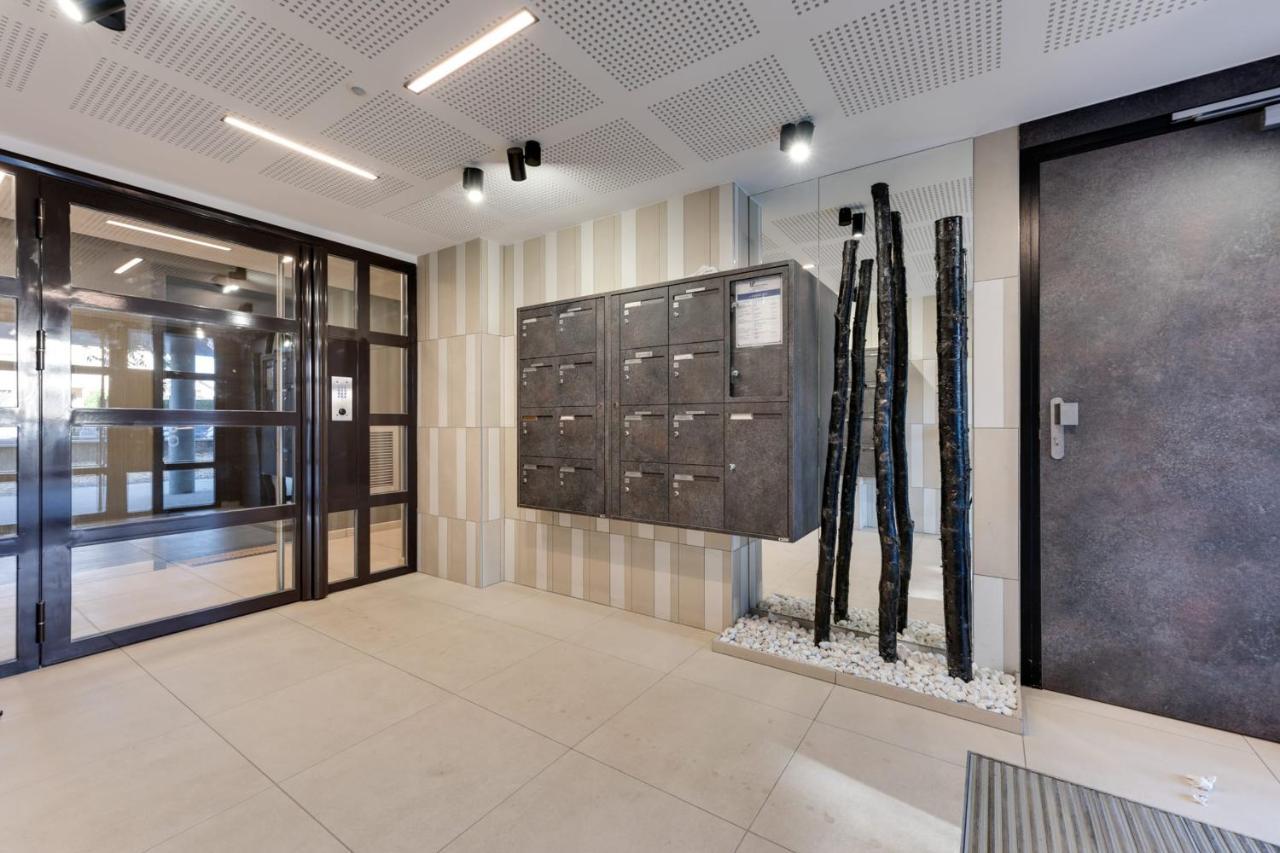 Le Reposoir - New 2 Bedroom Apartment With Terrace & Garage 阿讷西 外观 照片